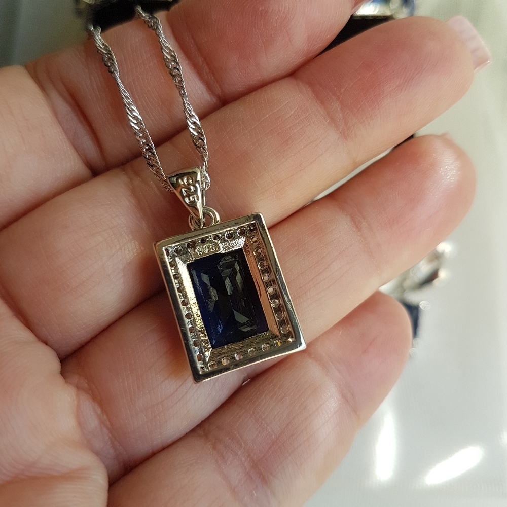 Swarovski Elements 925 Sterling Silver Emerald-cut Blue Pendant Necklace NEW - Picture 16 of 17